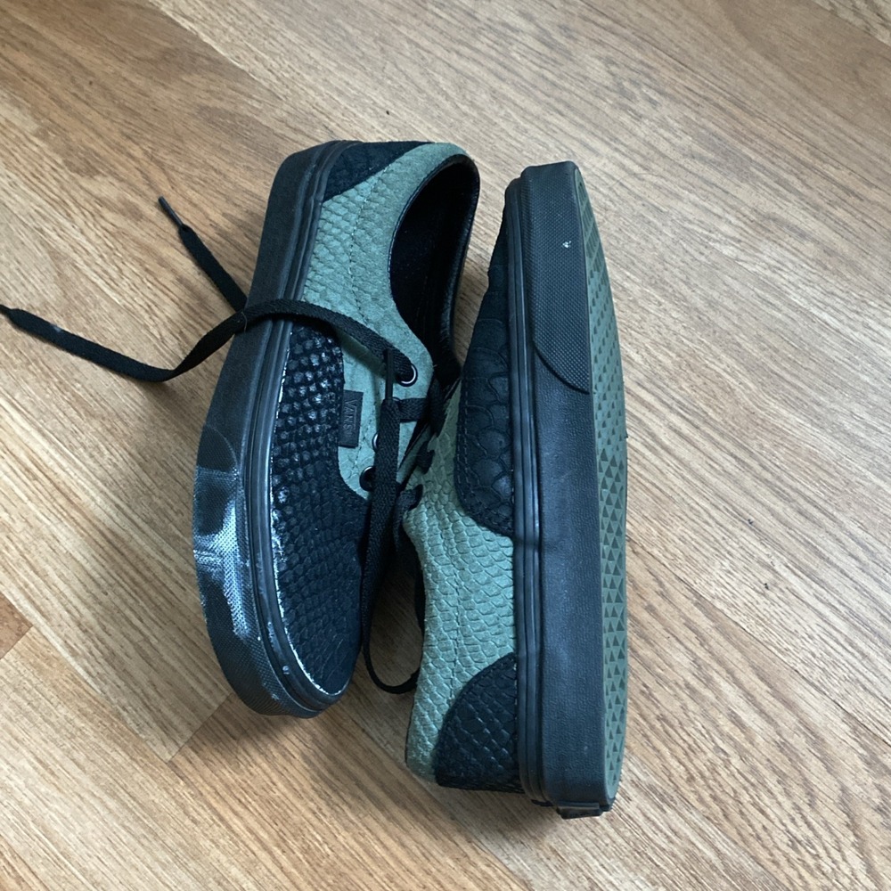VANS Harry Potter x Era Slytherin Size 4.0 Men's ( Pre Owned )